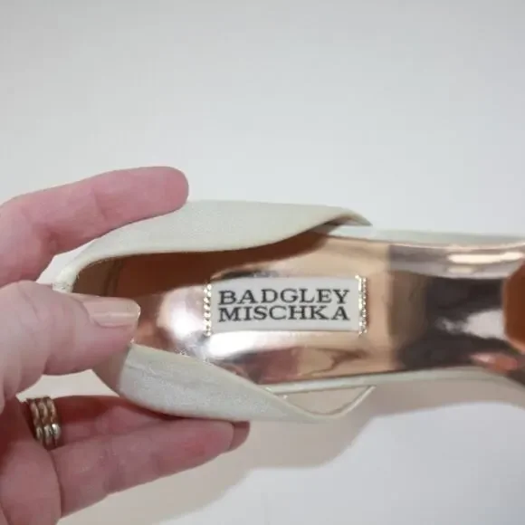 Badgley Mischka Satin and Rhinestone Heels Size 10 - Picture 8 of 11